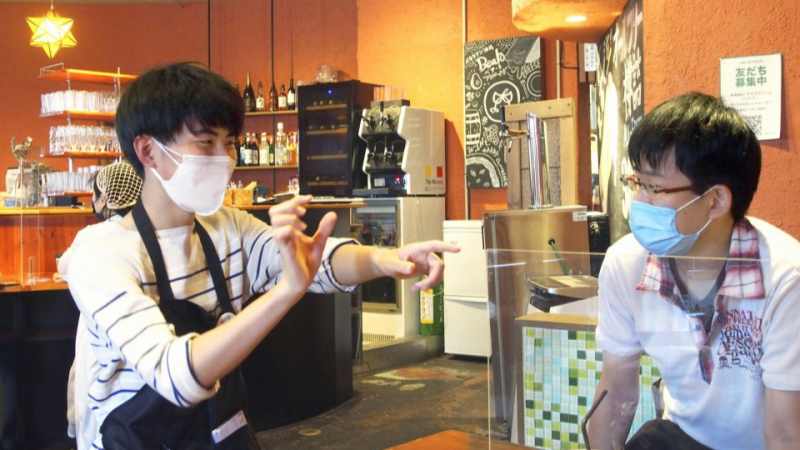 quán cà phê với nhân viên nói lắp tại toyama